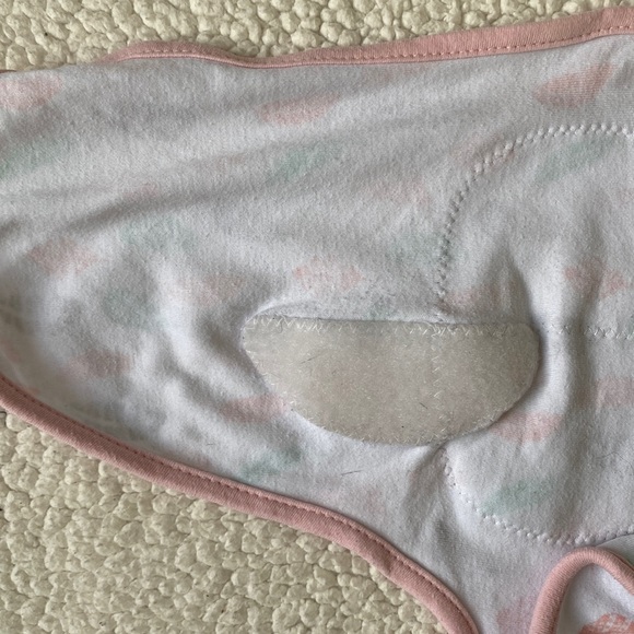 SwaddleMe Velcro Baby Swaddle (White/Pink/Gray/Mint) - Picture 15 of 15